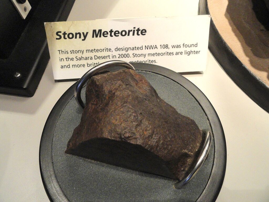 Meteoryt Teghaza 001 z Marsa ma ponad 4,1 mld lat i skrywa ślady wody